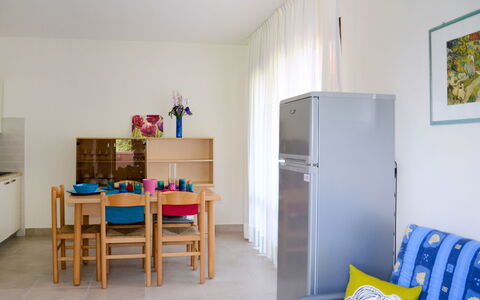 Maitè: Pièce, Propriété, Meubles, Sol, Maison, Design Intérieur, Bâtiment, Table, Immobilier, Appartement