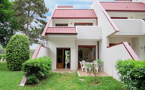 Villaggio Marina: Propriété, Maison, Domicile, Bâtiment, Zone Résidentielle, Immobilier, Architecture, Lot Terre, Chalet, Façade