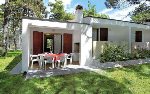 Villaggio Paradiso: Plante, Nuage, Ciel, Bâtiment, Meubles, Table, Fenêtre, Arbre, Chaise, Ombre