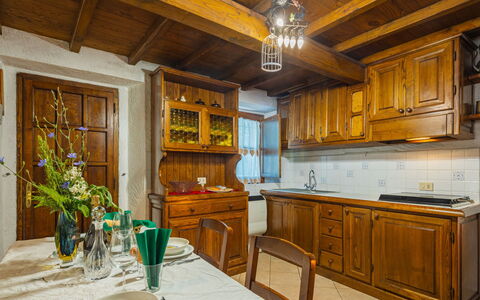 Vincio: Meubles, Pièce, Cabinetry, Propriété, Comptoir, Bâtiment, Design Intérieur, Cuisine, Éclairage, Domicile
