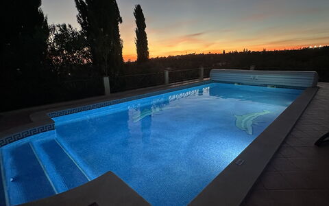 Montinho: Bleu, Piscine, Composite, Recours, Caractéristique De L'Eau, Réflexion, Hôtel, Crépuscule, Soirée, Thermes