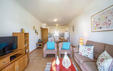 Rota Do Sol: Meubles, Propriété, Table, Bâtiment, Cabinetry, Design Intérieur, Maison, Sol, Bois, Sol