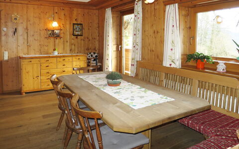 Nachbarbauer: Pièce, Meubles, Salle À Manger, Table, Propriété, Bâtiment, Design Intérieur, Plafond, Sol, Table Cuisine Et Salle A Manger
