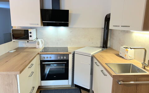 Wallner: Appareil De Cuisine, Cuisine, Comptoir, Principaux Appliance, Sol, Cabinetry, Bois, Meubles, Design Intérieur, Électroménager