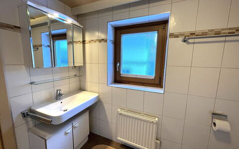 Wallner: Luminaire Plomberie, Bois, Lavabo, Sol, Sol, Évier, Salle De Bains, Robinet, Plomberie, Design Intérieur