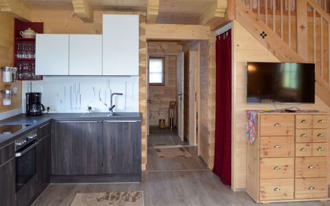 Waltl: Cabinetry, Evier, Évier, Propriété, Meubles, Robinet, Comptoir, Bois, Tiroir, Luminaire Plomberie