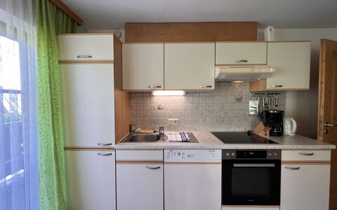 Kaprun 662: Cabinetry, Propriété, Comptoir, Bâtiment, Appareil De Cuisine, Evier, Cuisinière, Cuisine, Évier, Électroménager