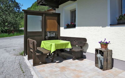 Kaprun 663: Propriété, Maison, Meubles, Bâtiment, Pièce, Immobilier, Patio, Domicile, Architecture, Arrière-Cour