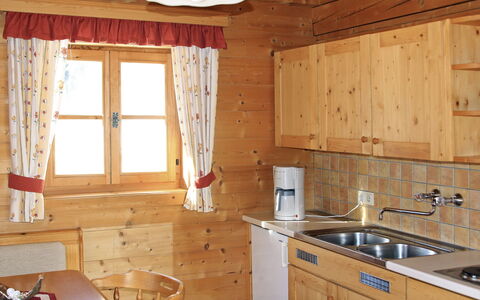 Sturmbachhütte: Pièce, Propriété, Cabinetry, Comptoir, Meubles, Cuisine, Bâtiment, Design Intérieur, Maison, Plafond