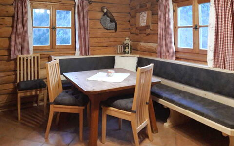 Sturmbachhütte: Propriété, Pièce, Meubles, Bâtiment, Cabane En Rondins, Table, Chalet, Design Intérieur, Immobilier, Maison