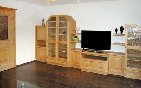 Bramberg am Wildkogel 607: Meubles, Pièce, Cabinetry, Parquet, Propriété, Dur, Design Intérieur, Sol, Bâtiment, Commode