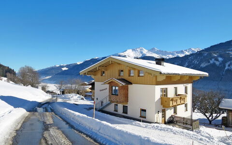 Schoppengrub: Ciel, Neige, Bâtiment, Montagne, Fenêtre, Bleu Azur, Pente, Arbre, Maison, Paysage