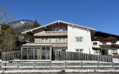 Achensee 603: Propriété, Ciel, Table, Bois, Ombre, Sol, Mobilier De Jardin, Chaise, Sol, Tache De Bois