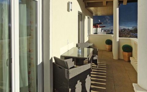 Wurm: Propriété, Pièce, Bâtiment, Design Intérieur, Maison, Architecture, Meubles, Immobilier, Sol, Domicile