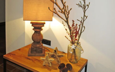 Apart Bergart: Bois, Plante, Art, Table, Architecture, Design Intérieur, Brindille, Matériau Naturel, Arbre, Sol
