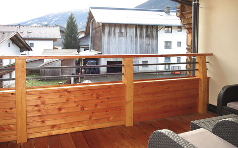 Nina: Plate-Forme, Propriété, Dur, Bâtiment, Maison, Tache De Bois, Balustrade, Bois, Cabane En Rondins, Domicile