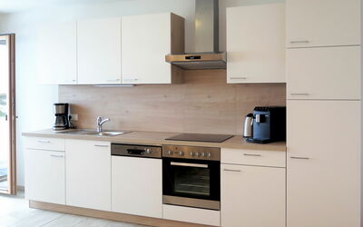 Luxner 626.5: Cabinetry, Pièce, Meubles, Cuisine, Propriété, Comptoir, Cuisinière, Design Intérieur, Principaux Appliance, Placard