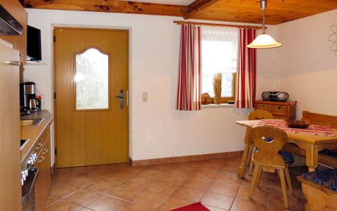 Kaltenbach 627: Pièce, Propriété, Bâtiment, Maison, Plafond, Design Intérieur, Sol, Meubles, Bois, Table