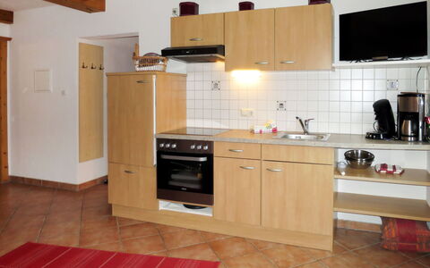 Kaltenbach 627: Pièce, Cuisine, Cabinetry, Comptoir, Meubles, Propriété, Cuisinière, Principaux Appliance, Sol, Four