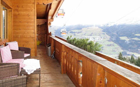 Kaltenbach 627: Propriété, Pièce, Bâtiment, Maison, Bois, Immobilier, Domicile, Balcon, Sol, Chalet