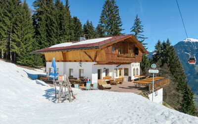 Kaltenbach 627: Ciel, Neige, Propriété, Arbre, Montagne, Fenêtre, Pente, Maison, Bâtiment, Plante