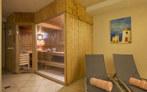 Stumm im Zillertal 605: Propriété, Confort, Bois, Cadre, Design Intérieur, Porte, Bâtiment, Sol, Sol, Salon