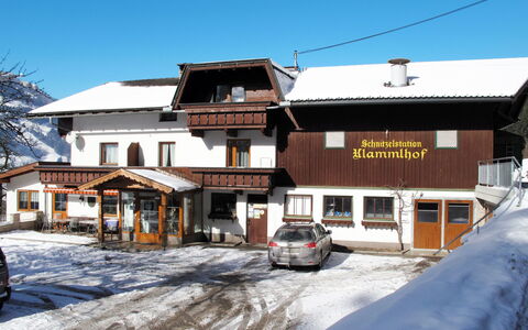 Zell am Ziller 615: L'Hiver, Fenêtre, Propriété, Quartier, Ville, Neige, Automotive Exterieur, Gelé, Toit, Immobilier
