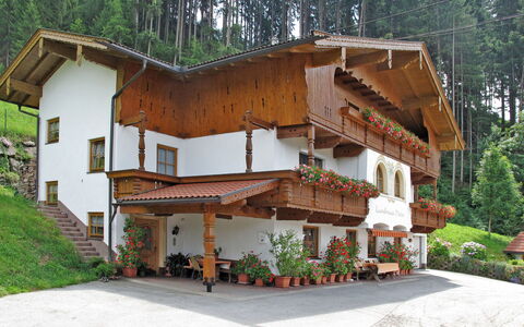 Landhaus Heim: Plante, Bâtiment, Arbre, Bois, Maison, Ciel, Lot Terre, Design Urbain, Fenêtre, Immobilier