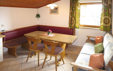 Bloserhof: Pièce, Propriété, Meubles, Table, Bâtiment, Design Intérieur, Maison, Salle À Manger, Sol, Immobilier