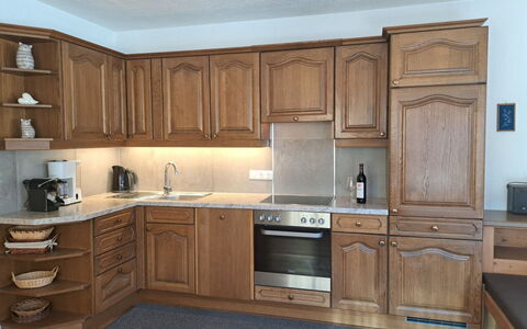 Landhaus Martin: Cabinetry, Meubles, Sol, Bois, Comptoir, Cuisine, Design Intérieur, Sol, Placard, Appareil De Cuisine