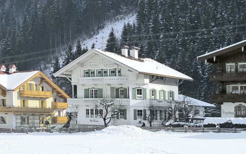 Mayrhofen 686: Neige, L'Hiver, Domicile, Propriété, Maison, Arbre, Ciel, Bâtiment, Gelé, Immobilier