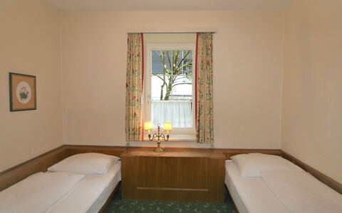 Mayrhofen 686: Meubles, Bois, Design Intérieur, Lit, Chambre, Sol, Sol, Drap De Lit, Literie, Cadre De Lit