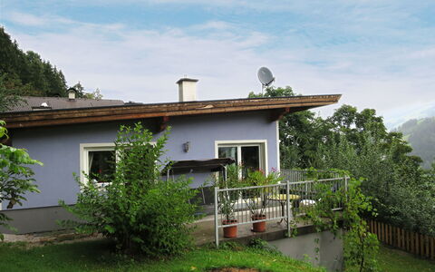 Bair: Nuage, Ciel, Plante, Fenêtre, Bâtiment, Arbre, Lot Terre, Maison, Végétation, Chalet