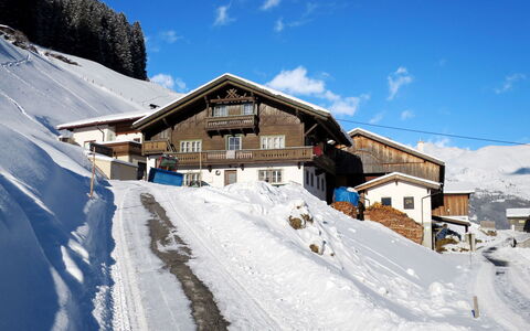 Oberkofl: Ciel, Nuage, Neige, Bâtiment, Montagne, Fenêtre, Maison, Pente, Chalet, Terrain
