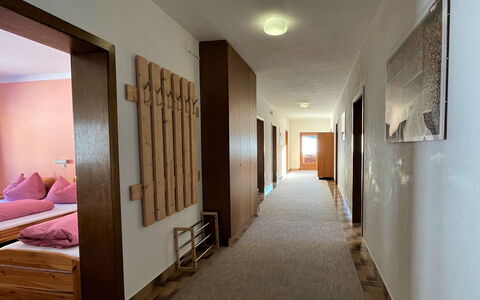 Wildschönau 650: Propriété, Bâtiment, Bois, Confort, Porte, Design Intérieur, Salle, Architecture, Sol, Sol