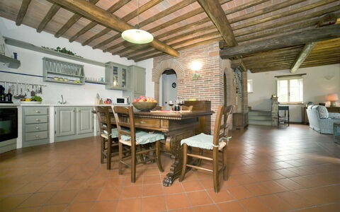 Broccolo: Bâtiment, Propriété, Pièce, Sol, Meubles, Design Intérieur, Immobilier, Plafond, Grenier, Maison