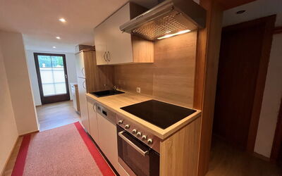 Hannelore 625.2: Comptoir, Cabinetry, Meubles, Propriété, Appareil De Cuisine, Électroménager, Bâtiment, Cuisinière, Cuisine, Bois