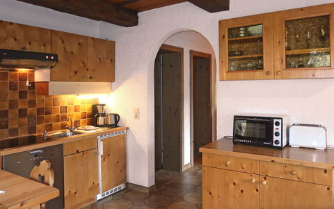 Imst 615: Cabinetry, Meubles, Propriété, Comptoir, Bâtiment, La Commode, Tiroir, Bois, Cuisine, Architecture