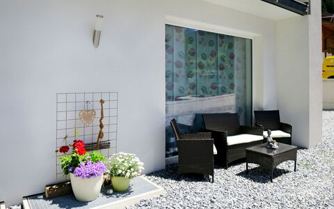 Tschiderer: Plante, Fleur, Propriété, Bâtiment, Pot De Fleur, Fenêtre, Plante D'Appartement, Design Intérieur, Maison, Sol