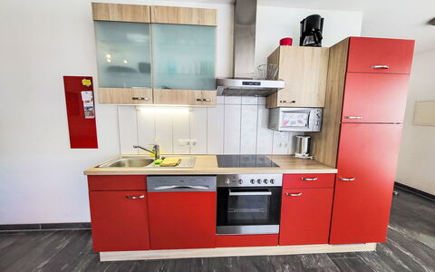 Tschiderer: Appareil De Cuisine, Principaux Appliance, Cuisine, Cabinetry, Sol, Design Intérieur, Comptoir, Sol, Électroménager, Placard