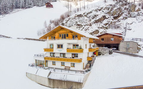 Kappl 635: Neige, L'Hiver, Propriété, Domicile, Géologique Phénomène, Toit, Maison, Immobilier, Pente, Station De Montagne