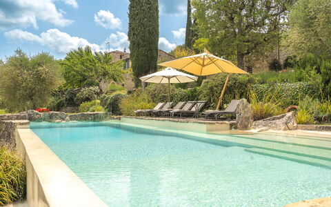Camporempoli: Piscine, Arbuste, Jardin, Caractéristique De L'Eau, Aménagement Paysager, Eco Hôtel, Recours, Biens, Hacienda, Arrière-Cour