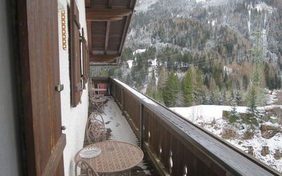 Sankt Anton am Arlberg 608: Propriété, Neige, Bâtiment, Plante, Bois, Arbre, Architecture, Ciel, Montagne, Fenêtre