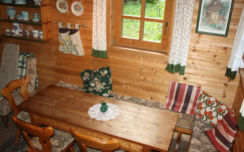 Treffen 613: Pièce, Meubles, Table, Propriété, Maison, Dur, Design Intérieur, Bois, Table Cuisine Et Salle A Manger, Salle À Manger