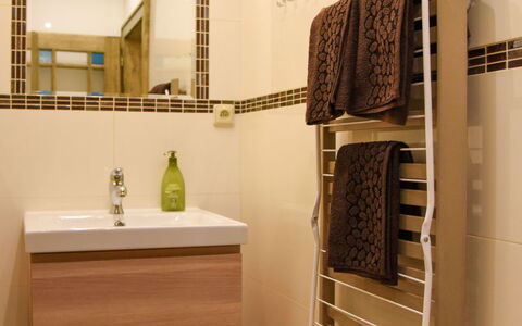 Pec Pod Snezkou 602: Salle De Bains, Pièce, Propriété, Sol, Tuile, Design Intérieur, Meubles, Bâtiment, Domicile, Maison