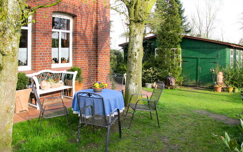 Wingst 640: Propriété, Cour, Arrière-Cour, Maison, Arbre, Immobilier, Jardin, Herbe, Domicile, Bâtiment
