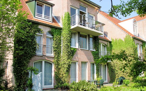 Tossens 622: Bâtiment, Fenêtre, Arbuste, Façade, Maison, Zone Résidentielle, Domicile, Biens, Chalet, Jardin
