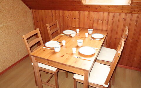 Horumersiel 609: Meubles, Table, Vaisselle, Bois, Vaisselle, Design Intérieur, Chaise, Bâtiment, Sol, Sol