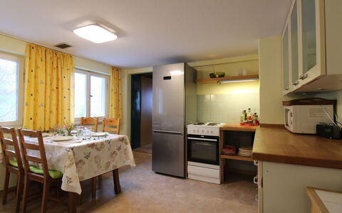 Feldberg 608: Meubles, Cabinetry, Bâtiment, Fenêtre, Comptoir, Bois, Cuisinière, Appareil De Cuisine, Design Intérieur, Cuisine
