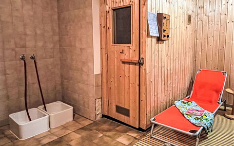 Todtnau 623: Meubles, Chaise, Bois, Porte, Bâtiment, Design Intérieur, Fenêtre, Sol, Sol, Dur